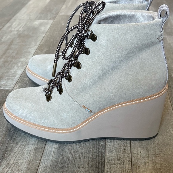 TOMS Womens Melrose Nubuck Ankle Wedge Booties - size 7.5 - Picture 8 of 15